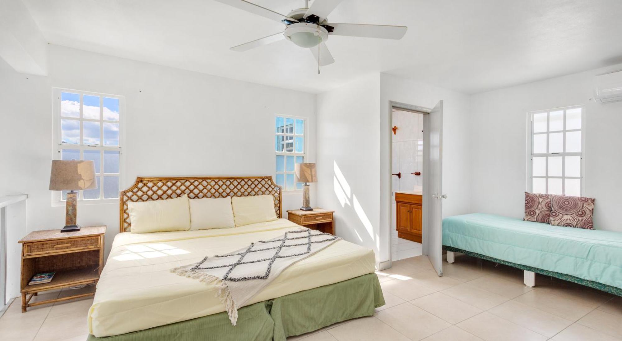 Edwards Guesthouse Sandy Ground Village Extérieur photo