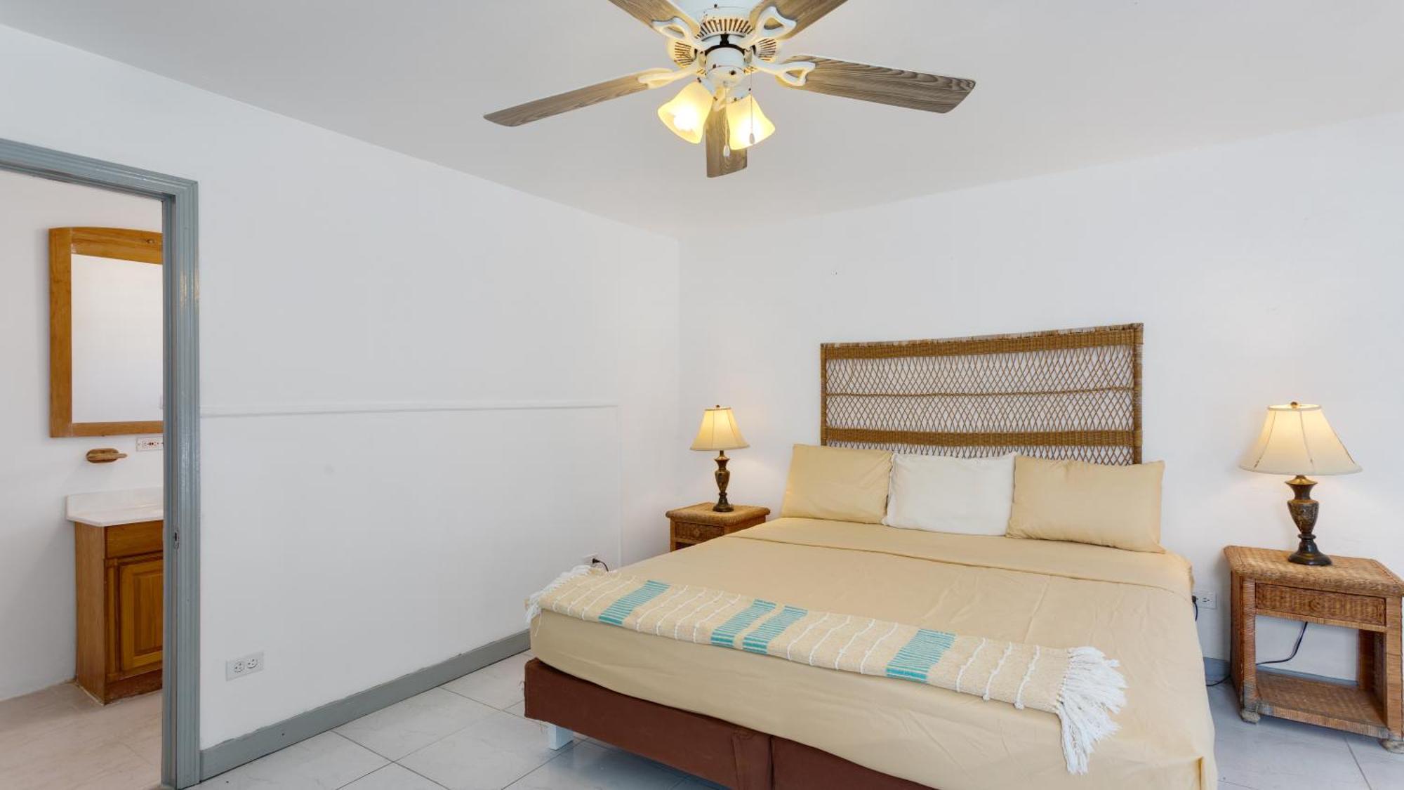 Edwards Guesthouse Sandy Ground Village Extérieur photo