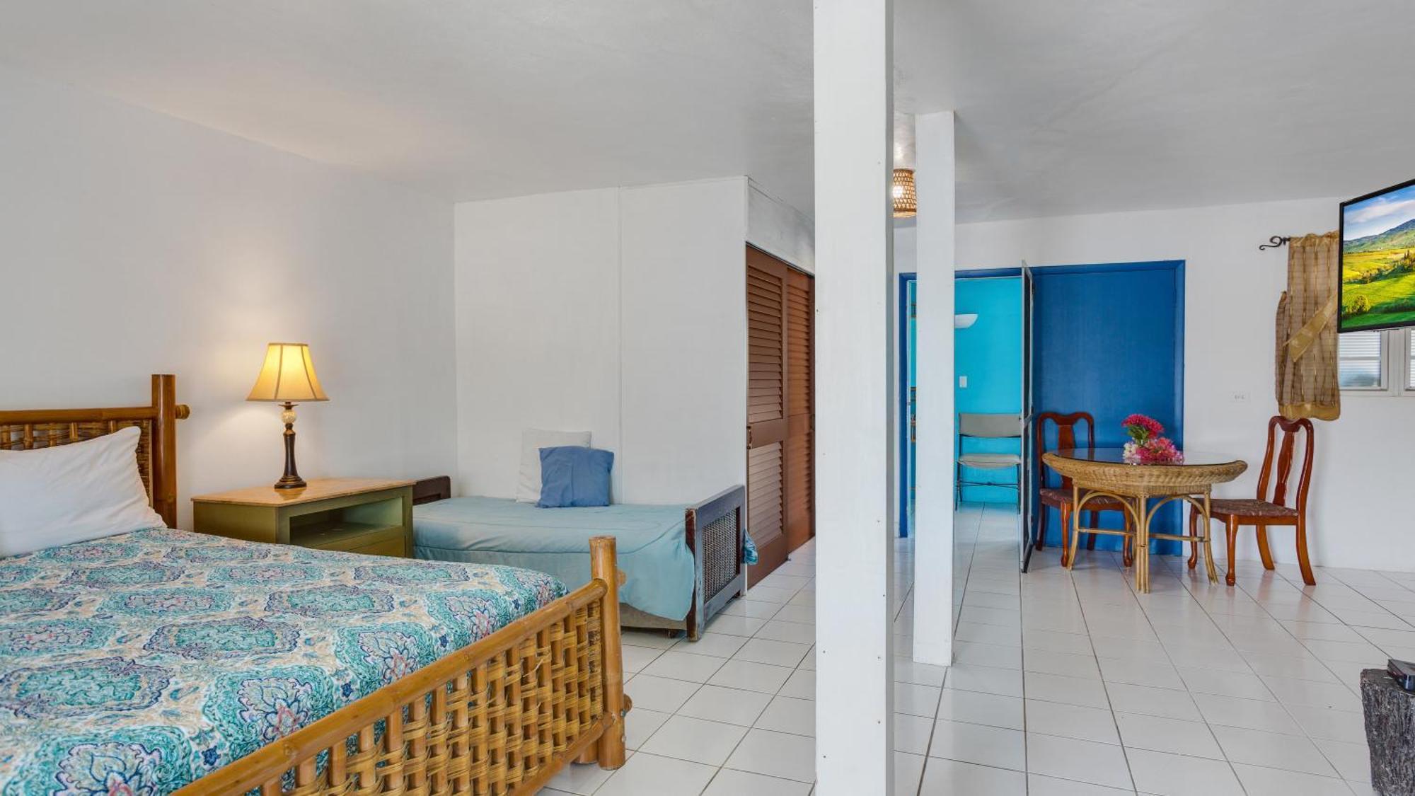 Edwards Guesthouse Sandy Ground Village Extérieur photo